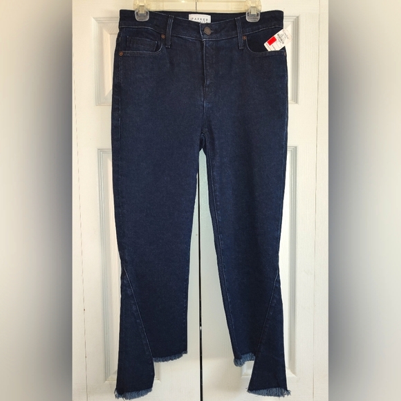 NWT Parker Smith Mid-Rise Step-Hem Flare Jeans, Size 29. - Picture 4 of 10